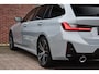 BMW 3-Serie Touring 330e M-Sport Brooklyn Pano HUD 19inch HiFi