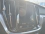 Volvo V60 Plug-in Hybrid T6 AWD Inscription Expression | Trekhaak | FOUR-C adaptieve dempers | Adaptieve cruise control | Gelamineerde zijruiten | Actieve LED koplampen | Achteruitrijcamera | Parkeersensoren voor + achter | Dode hoek detectie BLIS | Getint glas |