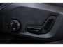 Volvo V90 T8 Plug-in hybrid AWD Ultra Dark | Bowers & Wilkins Premium Audio | Luchtvering | Gelamineerde zijruiten | Semi-Electrische wegklapbare trekhaak | 20" Lichtmetalen velgen | Massage in voorstoelen | Stoelventilatie | Stoelverwarming | 360° Parkeercamera