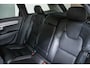 Volvo V90 T8 Plug-in hybrid AWD Ultra Dark | Bowers & Wilkins Premium Audio | Luchtvering | Gelamineerde zijruiten | Semi-Electrische wegklapbare trekhaak | 20" Lichtmetalen velgen | Massage in voorstoelen | Stoelventilatie | Stoelverwarming | 360° Parkeercamera