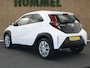 Toyota Aygo X 1.0 VVT-i MT Play - ORIGINEEL NEDERLANDSE AUTO - APPLE CARPLAY/ANDROID AUTO - AIRCO - MULTIMEDIAVOORBEREIDING - CRUISE CONTROL - ACHTERUITRIJCAMERA - LICHTSENSOR -