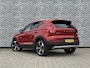Volvo XC40 Plug-in Hybrid T4 Inscription | Panoramadak | Lederen bekleding | 360 camera | Harman Kardon audio | Stoel- en stuurverwarming | Cruise control | 20 inch velgen | Actieve LED koplampen | Standkachel | Verwarmbare voorruit | Getint glas |