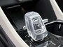 Volvo XC40 Plug-in Hybrid T4 Inscription | Panoramadak | Lederen bekleding | 360 camera | Harman Kardon audio | Stoel- en stuurverwarming | Cruise control | 20 inch velgen | Actieve LED koplampen | Standkachel | Verwarmbare voorruit | Getint glas |