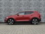 Volvo XC40 Plug-in Hybrid T4 Inscription | Panoramadak | Lederen bekleding | 360 camera | Harman Kardon audio | Stoel- en stuurverwarming | Cruise control | 20 inch velgen | Actieve LED koplampen | Standkachel | Verwarmbare voorruit | Getint glas |