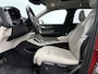 Volvo XC40 Plug-in Hybrid T4 Inscription | Panoramadak | Lederen bekleding | 360 camera | Harman Kardon audio | Stoel- en stuurverwarming | Cruise control | 20 inch velgen | Actieve LED koplampen | Standkachel | Verwarmbare voorruit | Getint glas |