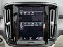Volvo XC40 Plug-in Hybrid T4 Inscription | Panoramadak | Lederen bekleding | 360 camera | Harman Kardon audio | Stoel- en stuurverwarming | Cruise control | 20 inch velgen | Actieve LED koplampen | Standkachel | Verwarmbare voorruit | Getint glas |