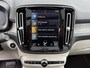 Volvo XC40 Plug-in Hybrid T4 Inscription | Panoramadak | Lederen bekleding | 360 camera | Harman Kardon audio | Stoel- en stuurverwarming | Cruise control | 20 inch velgen | Actieve LED koplampen | Standkachel | Verwarmbare voorruit | Getint glas |