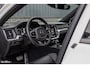 Volvo V60 2.0 T5 R-Design | Zwenkbare trekhaak | Memory | Cruise control | Apple carplay |