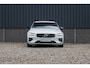 Volvo V60 2.0 T5 R-Design | Zwenkbare trekhaak | Memory | Cruise control | Apple carplay |