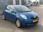 Toyota Yaris 1.3 VVTi Sol 87PK 5 DEURS! NL AUTO NAP! AIRCO l MTF-STUUR l ELEK PAKKET l TREKHAAK l 16'LMV l SPOILER! TOPSTAAT!