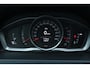 Volvo V60 1.5 T3 Polar+ 100% dealeronderhouden | Stoel-/ stuurwielverwarming | Verwarmde achterbank | Trekhaak | Cruise Control | Navigatie | Bluetooth Telefonie & Multimedia | Lichtmetalen Velgen | Climate Control