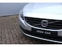 Volvo V60 1.5 T3 Polar+ 100% dealeronderhouden | Stoel-/ stuurwielverwarming | Verwarmde achterbank | Trekhaak | Cruise Control | Navigatie | Bluetooth Telefonie & Multimedia | Lichtmetalen Velgen | Climate Control