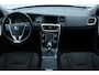 Volvo V60 1.5 T3 Polar+ 100% dealeronderhouden | Stoel-/ stuurwielverwarming | Verwarmde achterbank | Trekhaak | Cruise Control | Navigatie | Bluetooth Telefonie & Multimedia | Lichtmetalen Velgen | Climate Control
