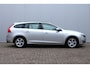 Volvo V60 1.5 T3 Polar+ 100% dealeronderhouden | Stoel-/ stuurwielverwarming | Verwarmde achterbank | Trekhaak | Cruise Control | Navigatie | Bluetooth Telefonie & Multimedia | Lichtmetalen Velgen | Climate Control