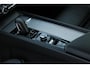 Volvo XC60 2.0 T8 Twin Engine AWD R-Design | Panorama dak | Harman Kardon audio | Trekhaak | Full-led Koplampen | Voor+achter-stoelen verwarmd | Elektrische stoelen voor | Connected services |