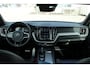 Volvo XC60 2.0 T8 Twin Engine AWD R-Design | Panorama dak | Harman Kardon audio | Trekhaak | Full-led Koplampen | Voor+achter-stoelen verwarmd | Elektrische stoelen voor | Connected services |