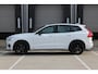 Volvo XC60 2.0 T8 Twin Engine AWD R-Design | Panorama dak | Harman Kardon audio | Trekhaak | Full-led Koplampen | Voor+achter-stoelen verwarmd | Elektrische stoelen voor | Connected services |