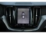 Volvo XC60 2.0 T8 Twin Engine AWD R-Design | Panorama dak | Harman Kardon audio | Trekhaak | Full-led Koplampen | Voor+achter-stoelen verwarmd | Elektrische stoelen voor | Connected services |