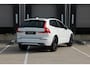 Volvo XC60 2.0 T8 Twin Engine AWD R-Design | Panorama dak | Harman Kardon audio | Trekhaak | Full-led Koplampen | Voor+achter-stoelen verwarmd | Elektrische stoelen voor | Connected services |