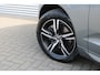 Volvo XC60 2.0 T5 AWD R-Design 251PK (Panoramadak Navi/Camera Full-led Standkachel Trekhaak 19InchLMV PrivacyGlass)