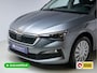 Skoda Scala 1.0 TSI Ambition Comfort AUT. 110 PK Stoel- en stuurverwarming , Climate control , Apple Carplay, Android auto, PDC achter All season banden