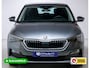 Skoda Scala 1.0 TSI Ambition Comfort AUT. 110 PK Stoel- en stuurverwarming , Climate control , Apple Carplay, Android auto, PDC achter All season banden