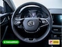 Skoda Scala 1.0 TSI Ambition Comfort AUT. 110 PK Stoel- en stuurverwarming , Climate control , Apple Carplay, Android auto, PDC achter All season banden