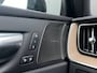Volvo XC60 T6 Plug-in hybrid AWD Plus Dark |  Panoramadak | 22 inch Velgen | Op Voorraad | Head-Up Display |  Stoelventilatie / Massage |