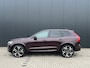 Volvo XC60 T6 Plug-in hybrid AWD Plus Dark |  Panoramadak | 22 inch Velgen | Op Voorraad | Head-Up Display |  Stoelventilatie / Massage |