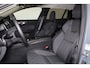 Volvo V60 T6 Recharge AWD Core - Adaptive Cruise Control - Parkeercamera achter - Verwarmde voorstoelen, stuur & achterbank - Parkeersensoren voor & achter - High Performance audio - Extra getint glas - 18' LMV