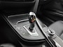 BMW 3-Serie 320i High Executive (PANORAMADAK, NAVIGATIE, STOELVERWARMING, TREKHAAK AFNEEMBAAR, LED)