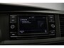 Volkswagen Transporter 2.0 TDI 110 PK L2 Dubbele cabine Comfortline | 6-zitplaatsen | Betimmering | Trekhaak | Navigatie (Apple carplay / Android Auto)