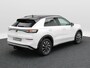 Volkswagen T-Roc Life First Edition 1.5 eTSI 116 PK | Trekhaak | Stoel- & Stuurverwarming | Carplay | Camera |