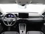 Volkswagen T-Roc Life First Edition 1.5 eTSI 116 PK | Trekhaak | Stoel- & Stuurverwarming | Carplay | Camera |