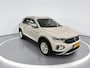 Volkswagen T-Roc 1.5 TSI 150pk DSG Life Business · Camera · Trekhaak · Apple/Android Car Play · Navigatie · P-Sensoren · 16'' Inch ·