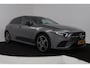 Mercedes-Benz A-klasse 250 e Business Solution AMG Limited (STOELVERWARMING, SFEERVERLICHTING, CAMERA, NAVIGATIE, SENSOREN)