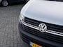 Volkswagen Transporter DC 2.0 TDI L2H3 30 Comfortline | Dubbele cabine| Trekhaak | Navigatie | Airco | Cruise Control | Parkeersensoren | Metallic Lak | DAB+ | Vloerplaat | Wandbekleding | Apple Carplay* | Android Auto* |
