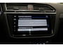 Volkswagen Tiguan 2.0 TSI 4Motion 220PK R-Line * Pano - Trekhaak - Leder - 360° Cam - HUD - Keyless - Blind Spot *