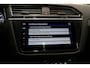 Volkswagen Tiguan 2.0 TSI 4Motion 220PK R-Line * Pano - Trekhaak - Leder - 360° Cam - HUD - Keyless - Blind Spot *