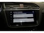 Volkswagen Tiguan 2.0 TSI 4Motion 220PK R-Line * Pano - Trekhaak - Leder - 360° Cam - HUD - Keyless - Blind Spot *