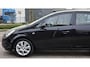 Opel Corsa 1.4-16V Sport uitvoering in nette staat