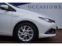 Toyota Auris 1.8 Hybrid Lease Pro+Navigatie+Panorama-dak+Camera = DECEMBER 2015 COMPLEET DEALER ONDERHOUDEN !!