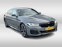BMW 5-Serie 530e High Exe. M Sport / Camera / Head-up / Leder / 20'' / Harman Kardon / Navigatie / Dodehoek / DAB / Cruise Control
