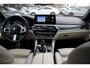 BMW 5-Serie 530e High Exe. M Sport / SoH 90,8% / Camera / Head-up / Leder / 20'' / Harman Kardon / Navigatie / Dodehoek / DAB / Cruise Control