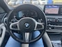 BMW 5-Serie 530e High Exe. M Sport / Camera / Head-up / Leder / 20'' / Harman Kardon / Navigatie / Dodehoek / DAB / Cruise Control