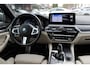 BMW 5-Serie 530e High Exe. M Sport / SoH 90,8% / Camera / Head-up / Leder / 20'' / Harman Kardon / Navigatie / Dodehoek / DAB / Cruise Control