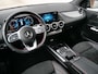 Mercedes-Benz B-klasse 180 Business Solution AMG 136 Pk Automaat Navigatie / DAB / Apple Carplay / Camera / Stoelverwarming / Trekhaak