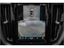 Volvo XC60 2.0 T8 Plug-in hybrid AWD Ultra Dark Pano Luchtvering H/K 21"