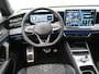 Volkswagen Tiguan 1.5 eHybrid R-Line Edition Panoramadak - Camera - 20 Inch - Trekhaak - Matrix Led