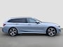 BMW 3-Serie Touring 320e | M-Sport | Pano | Harman Kardon | 19 inch | Carbon | Stuurwiel verwarmd | Individual | Brooklyn Grey